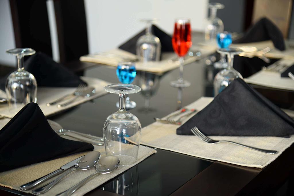 Lazaani Hotel كولمبو المظهر الخارجي الصورة