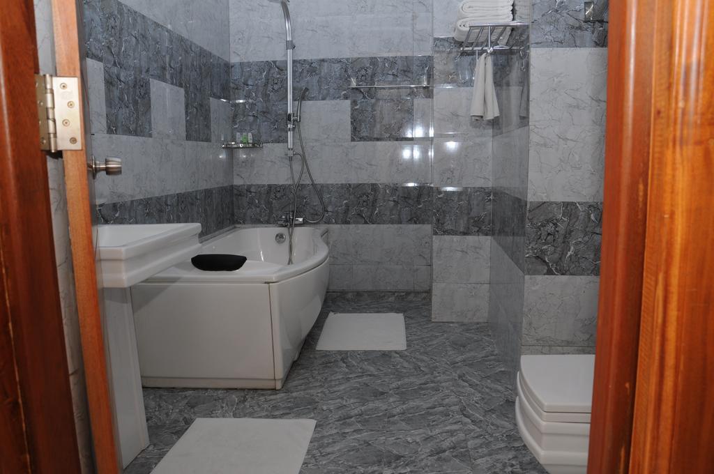 Lazaani Hotel كولمبو المظهر الخارجي الصورة